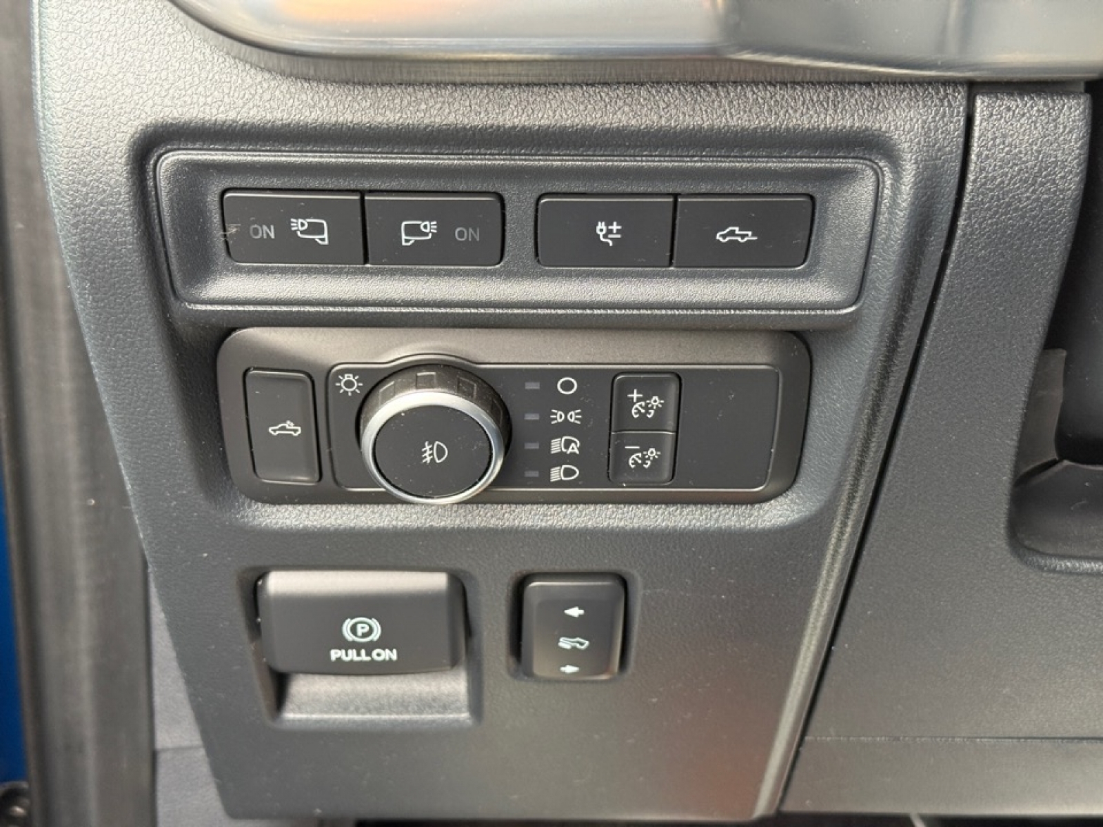 2021 Ford F-150 LARIAT, 39288, Photo