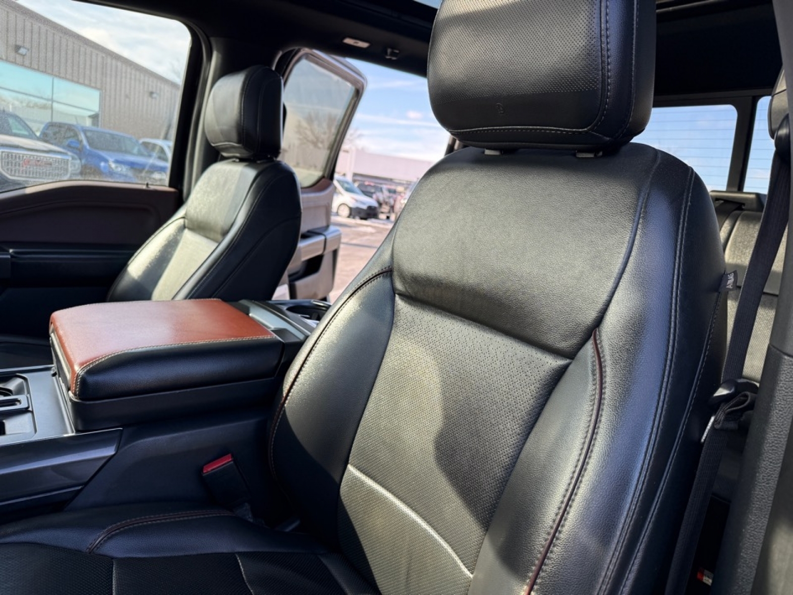 2021 Ford F-150 LARIAT, 39357, Photo