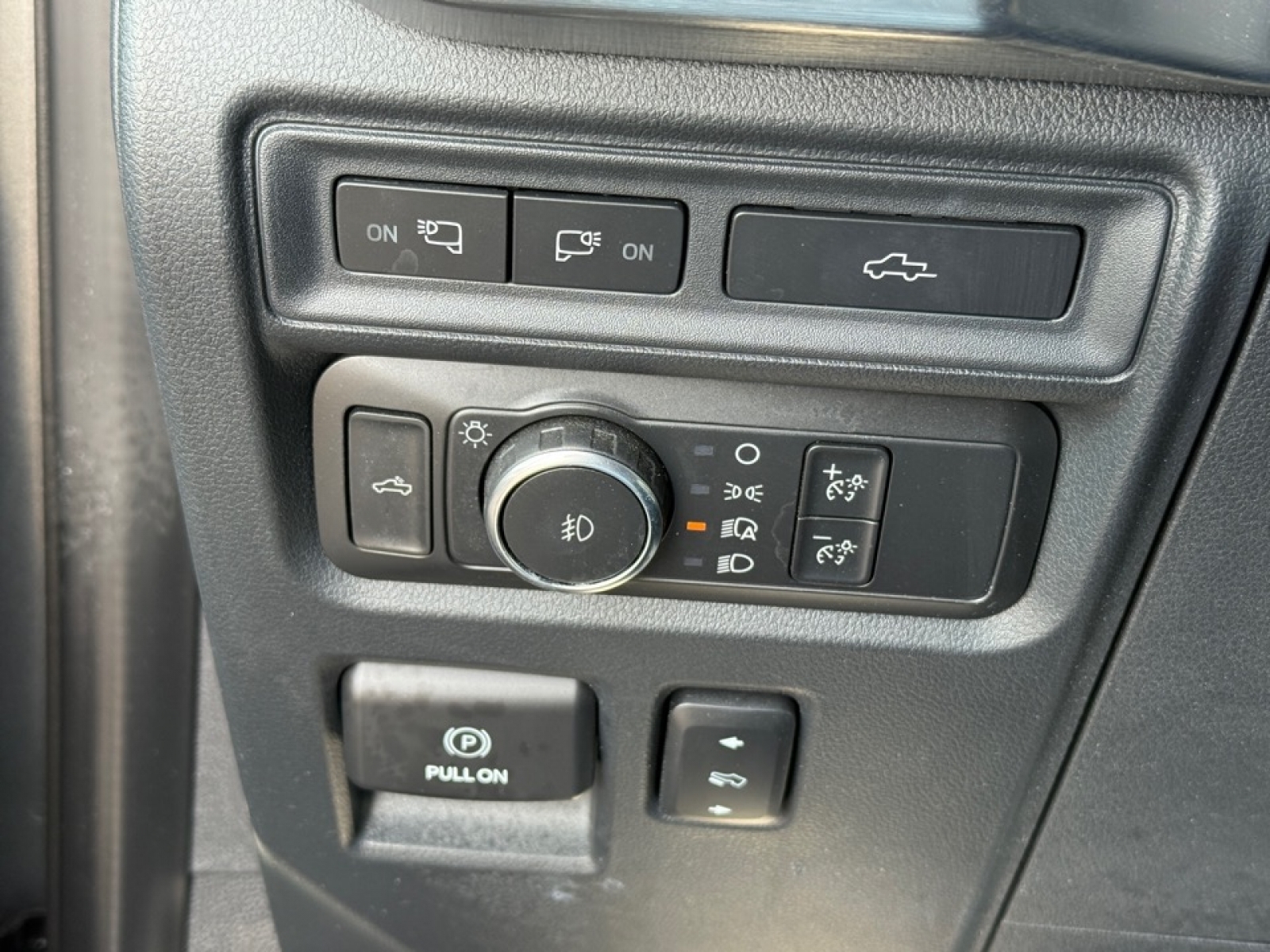 2021 Ford F-150 LARIAT, 39419, Photo