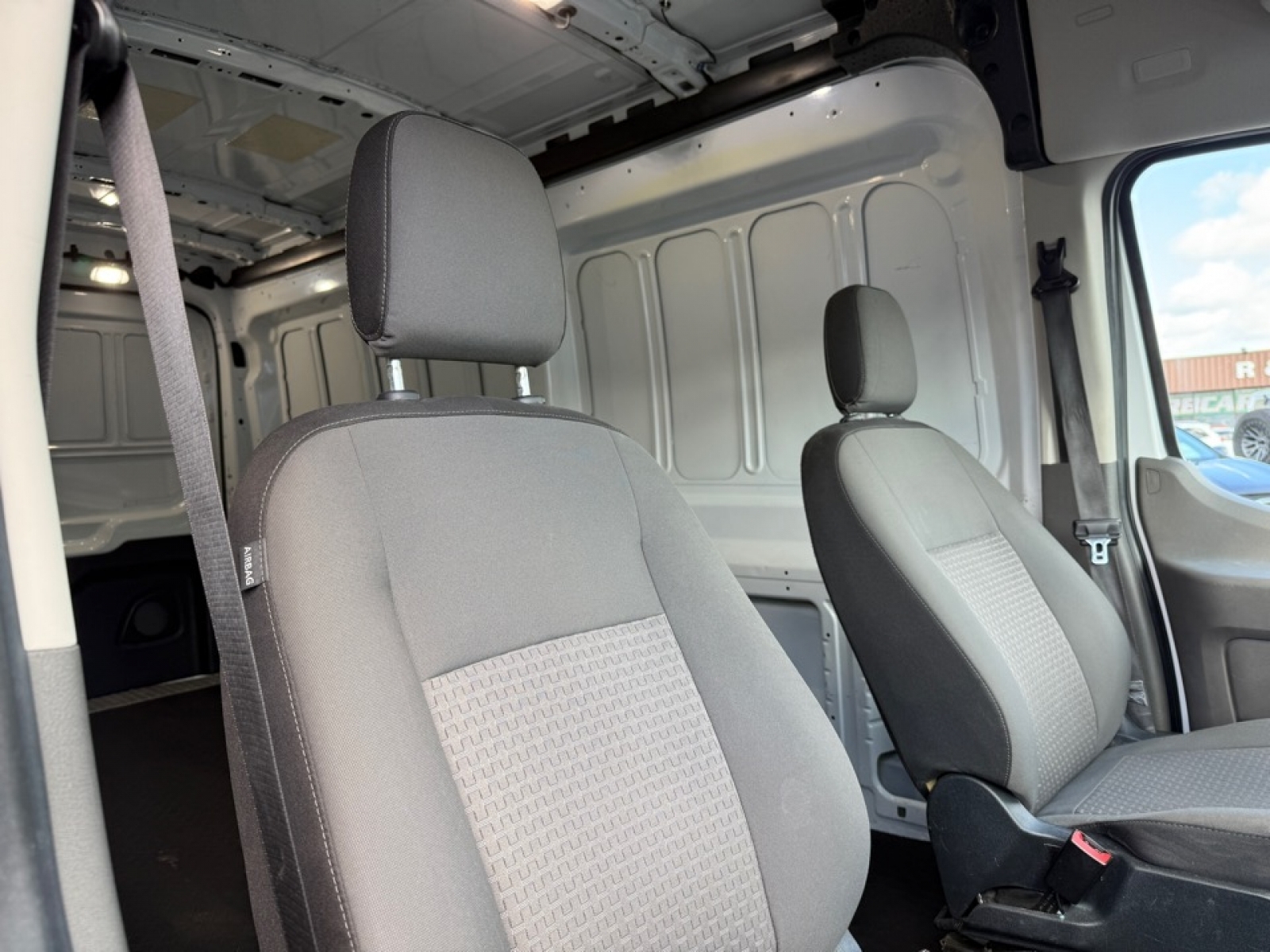 2021 Ford Transit photo 8