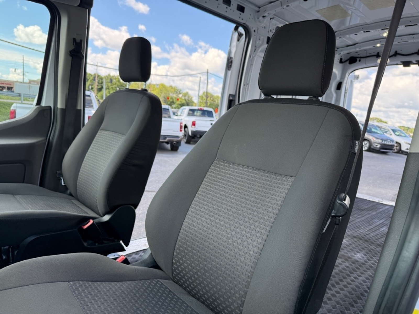 2021 Ford Transit photo 9