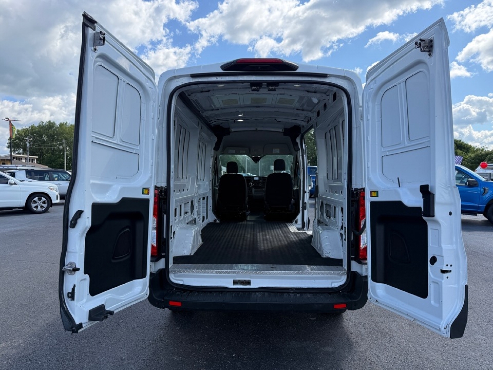 2021 Ford Transit photo 10