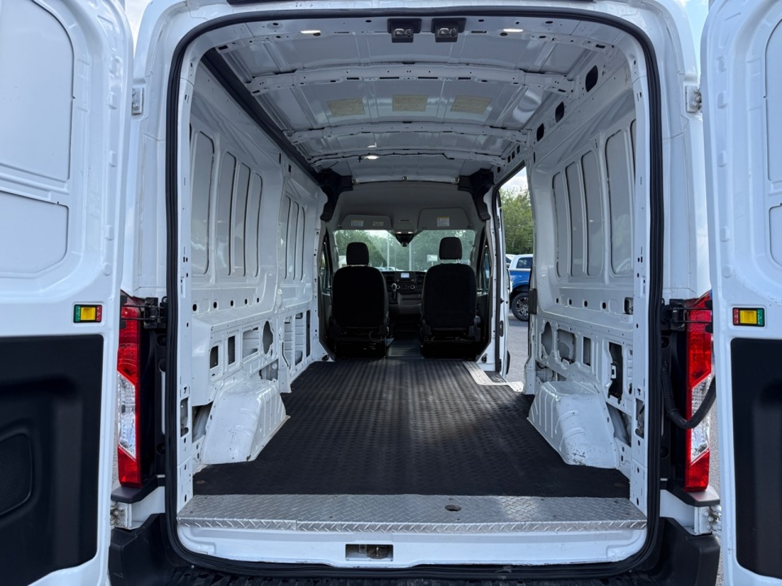 2021 Ford Transit photo 11