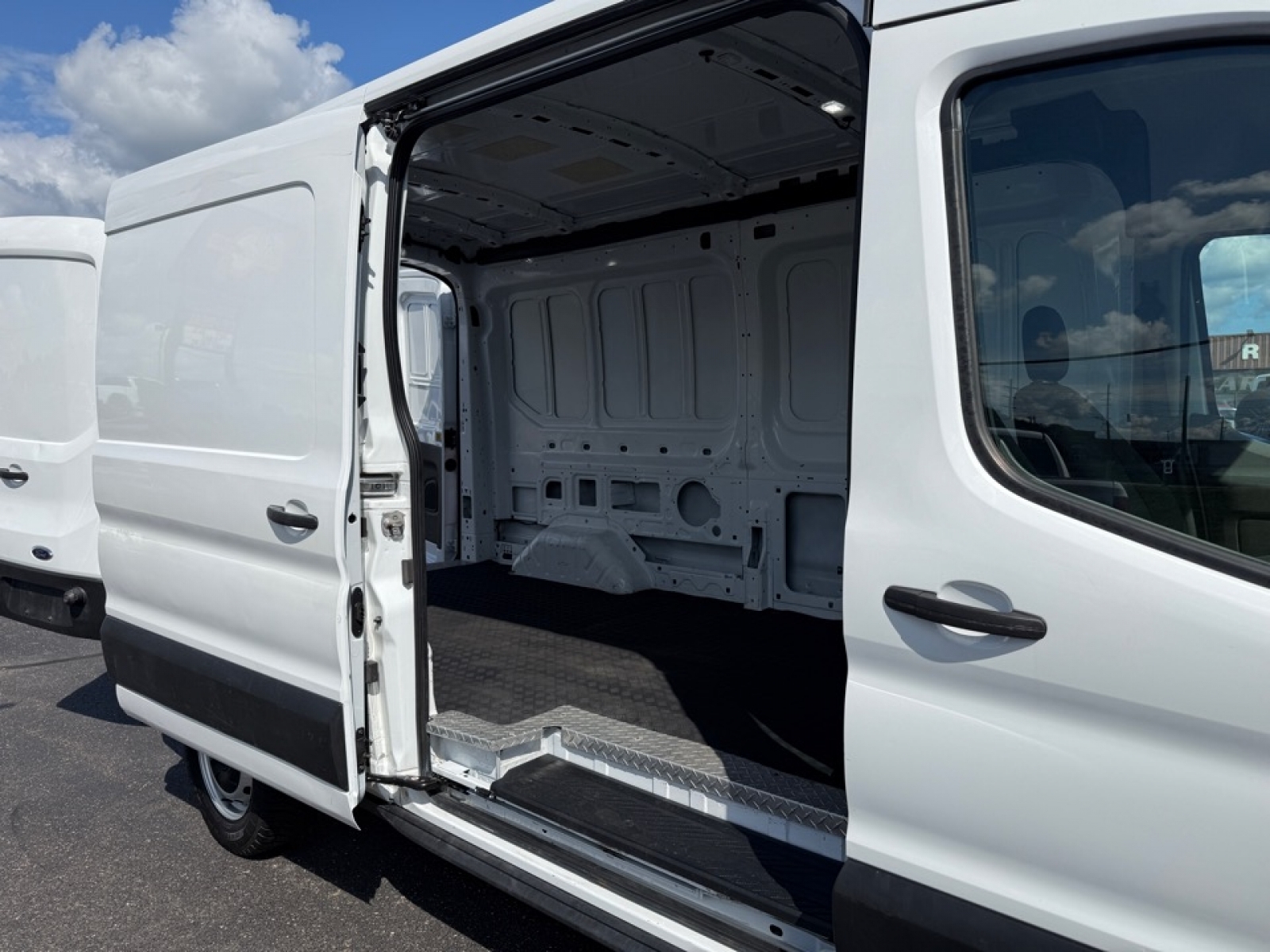2021 Ford Transit photo 14