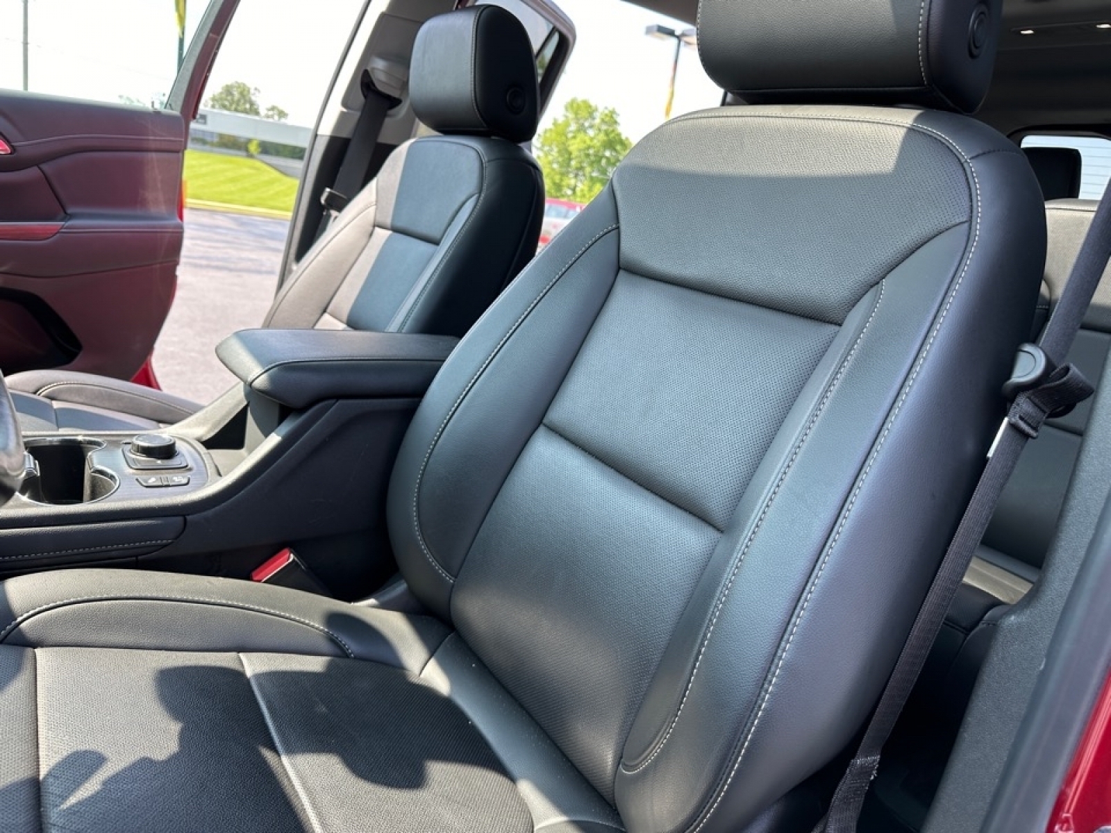 2021 GMC Acadia SLT, 36826, Photo