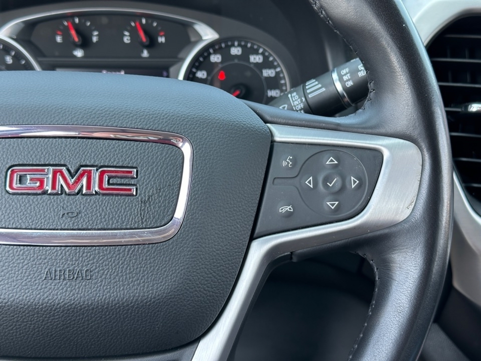 2021 GMC Acadia SLT, 36826, Photo