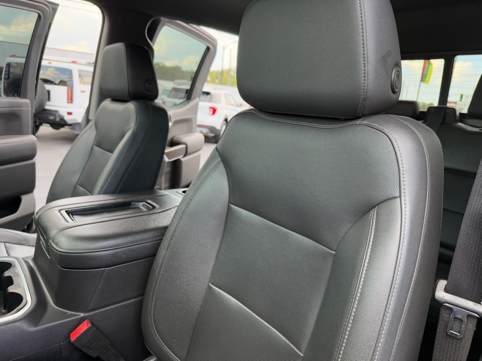 2021 GMC Sierra 1500 4WD Crew Cab Short Box SLT, 38970, Photo