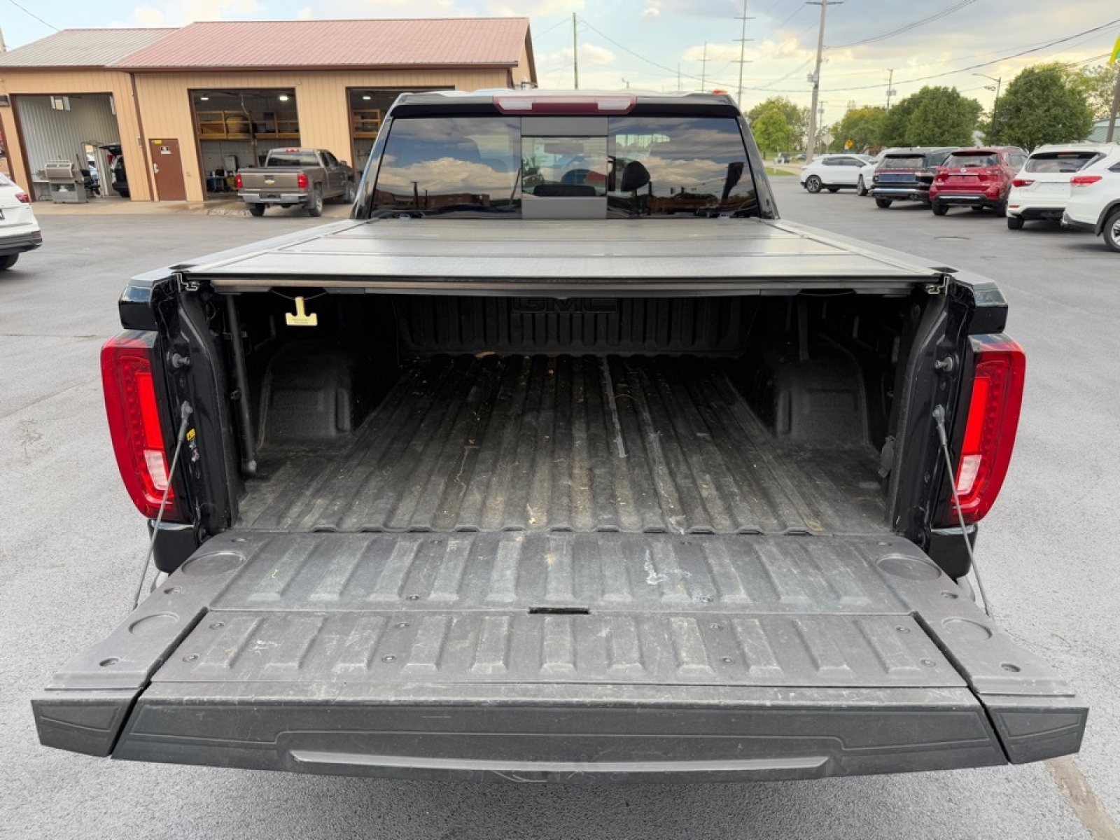 2021 GMC Sierra 1500 4WD Crew Cab Short Box SLT, 38970, Photo