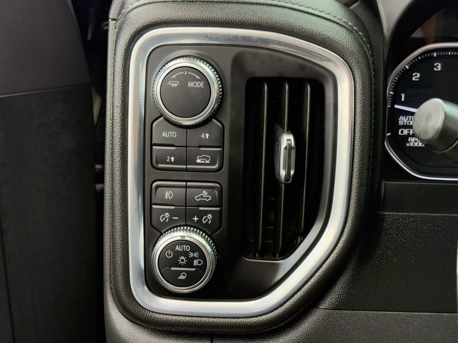 2021 GMC Sierra 1500 4WD Crew Cab Short Box SLT, 38970, Photo