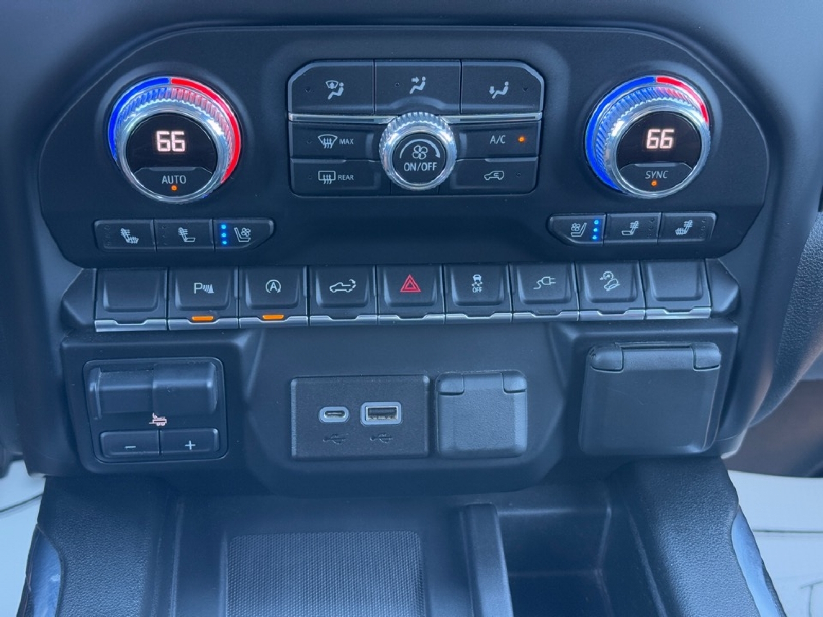 2021 GMC Sierra 1500 4WD Crew Cab Short Box AT4, 38987, Photo