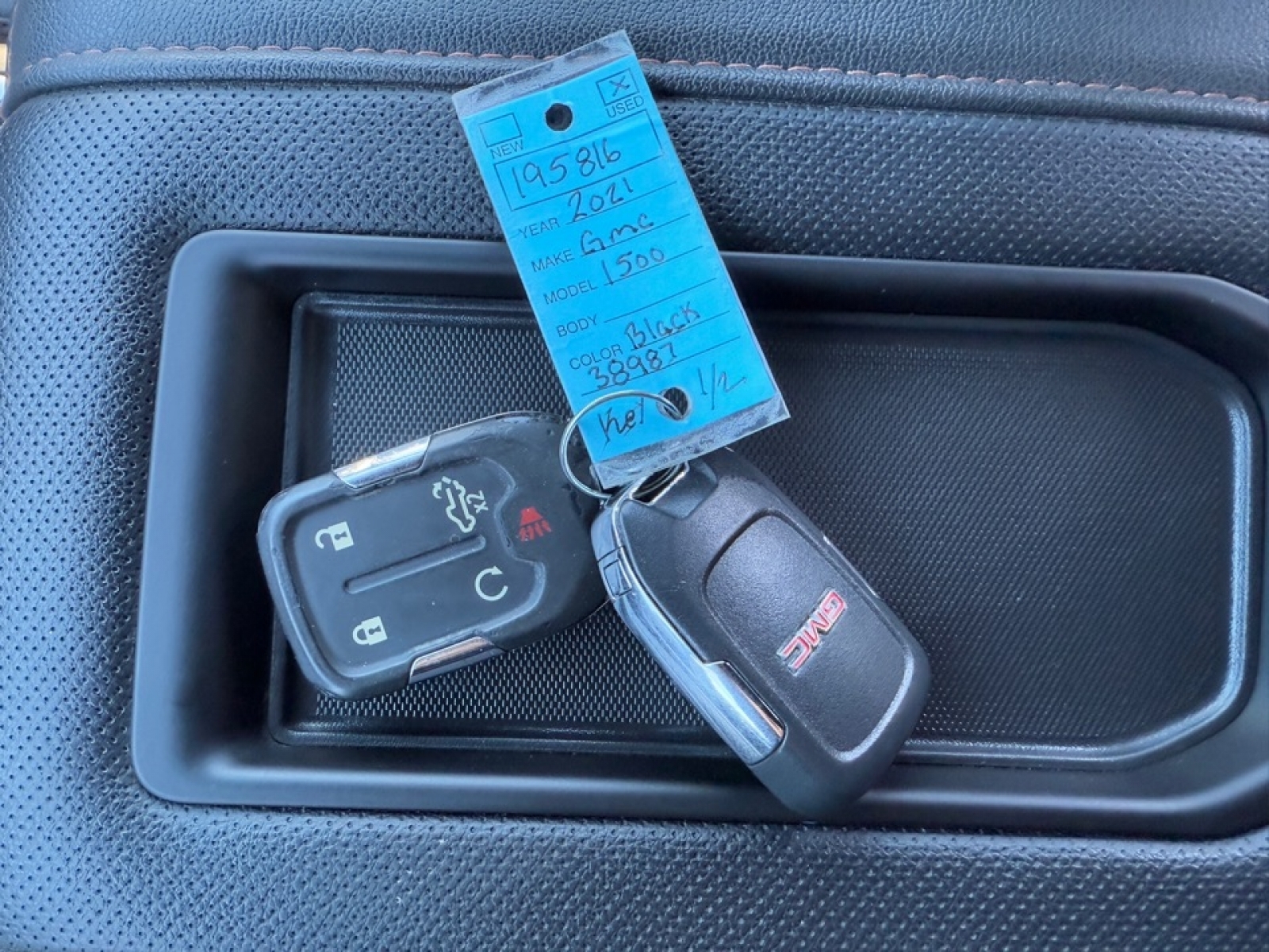 2021 GMC Sierra 1500 4WD Crew Cab Short Box AT4, 38987, Photo