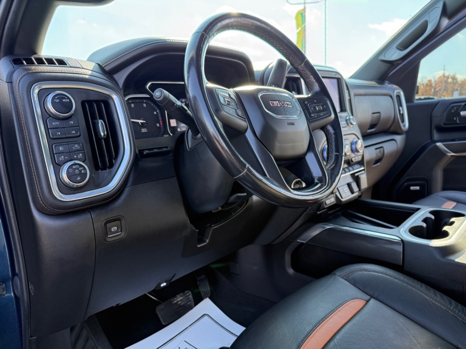 2021 GMC Sierra 2500HD 4WD Crew Cab Standard Bed AT4, 39025, Photo