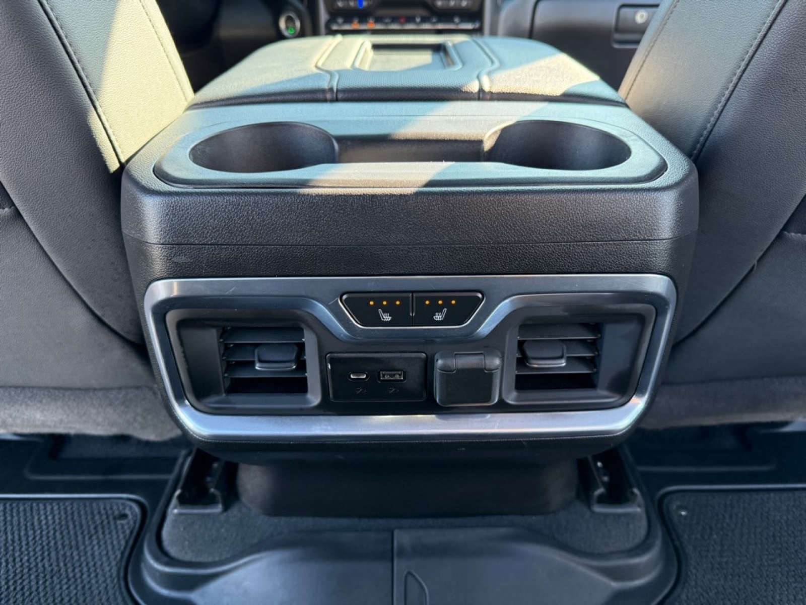 2021 GMC Sierra 2500HD 4WD Crew Cab Standard Bed AT4, 39025, Photo