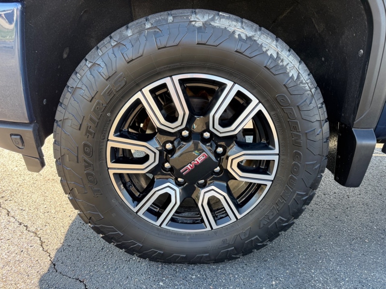 2021 GMC Sierra 2500HD 4WD Crew Cab Standard Bed AT4, 39025, Photo