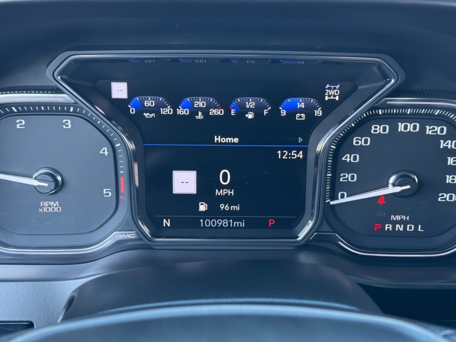 2021 GMC Sierra 2500HD 4WD Crew Cab Standard Bed AT4, 39025, Photo