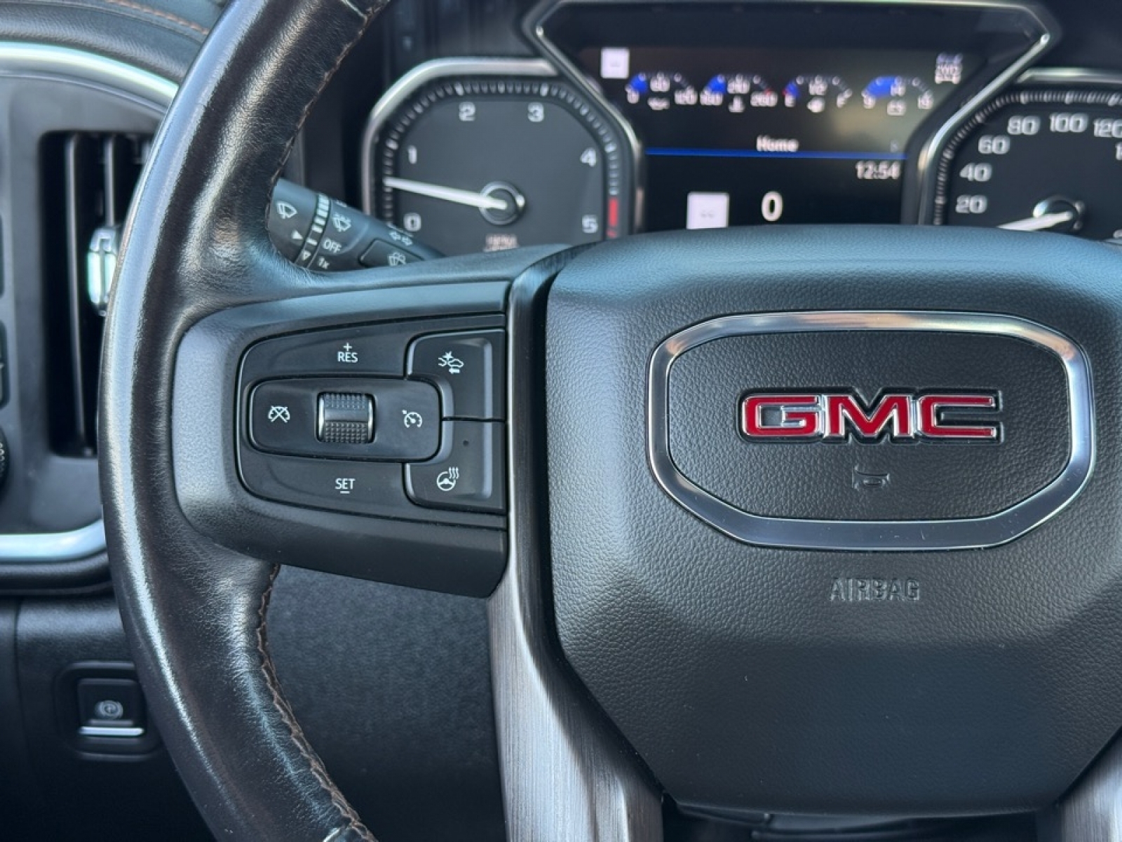 2021 GMC Sierra 2500HD 4WD Crew Cab Standard Bed AT4, 39025, Photo