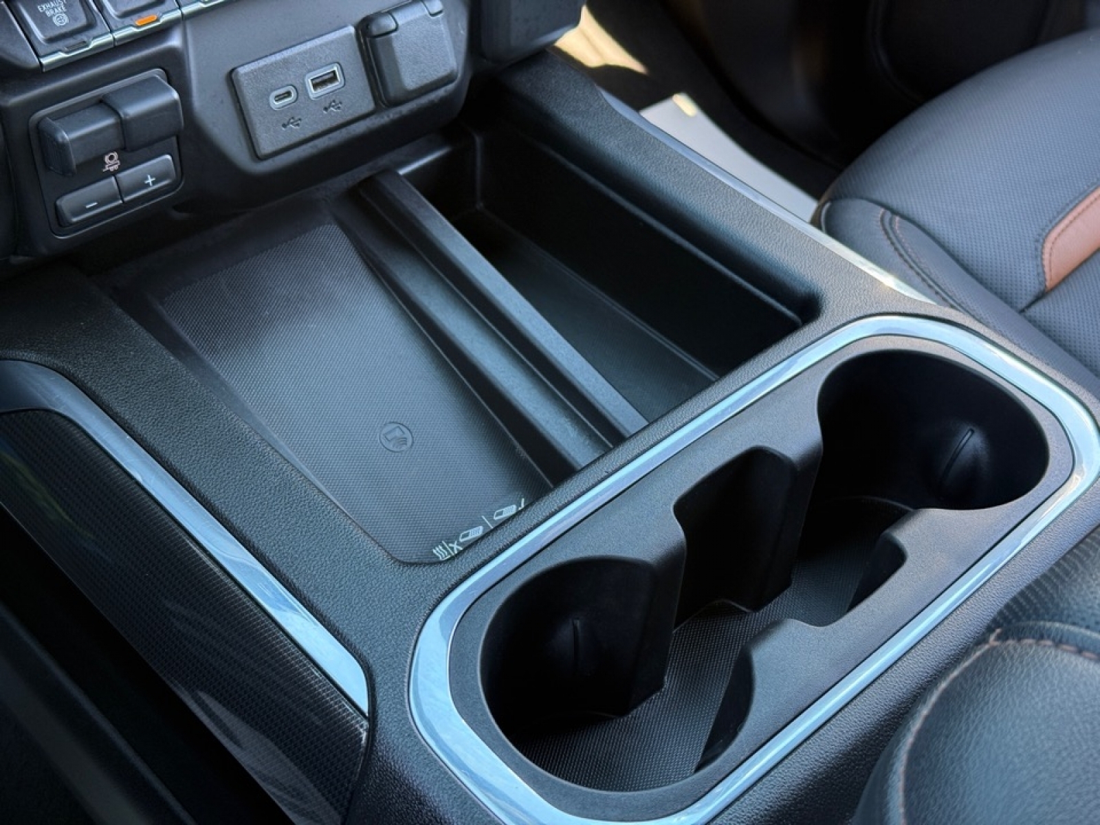 2021 GMC Sierra 2500HD 4WD Crew Cab Standard Bed AT4, 39025, Photo