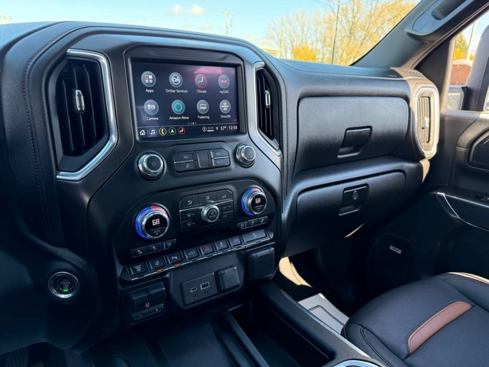 2021 GMC Sierra 2500HD 4WD Crew Cab Standard Bed AT4, 39025, Photo