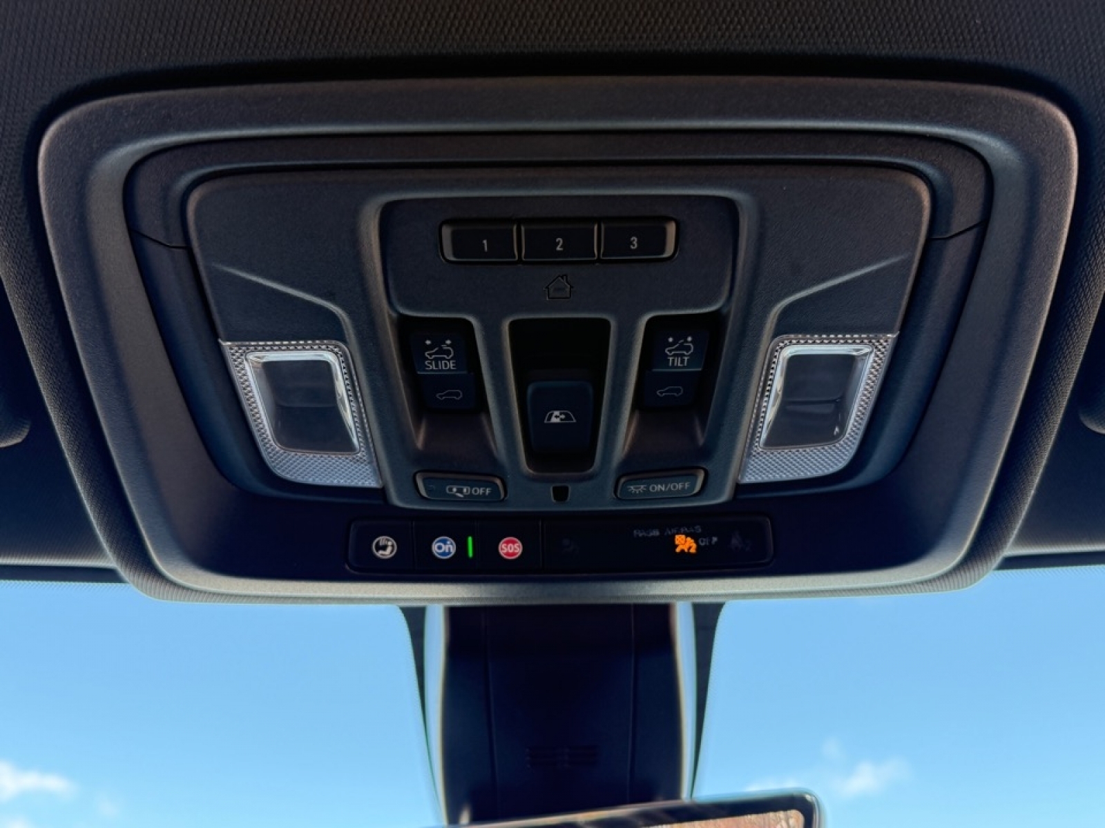 2021 GMC Sierra 2500HD 4WD Crew Cab Standard Bed AT4, 39025, Photo