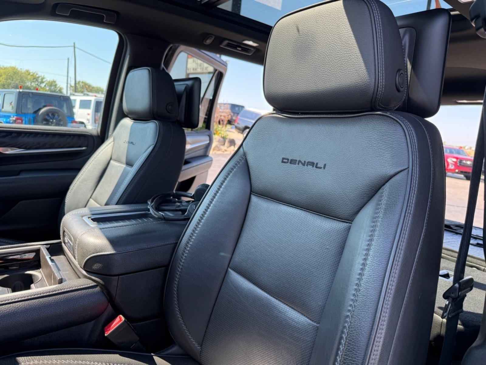2021 Gmc Yukon Denali photo 14