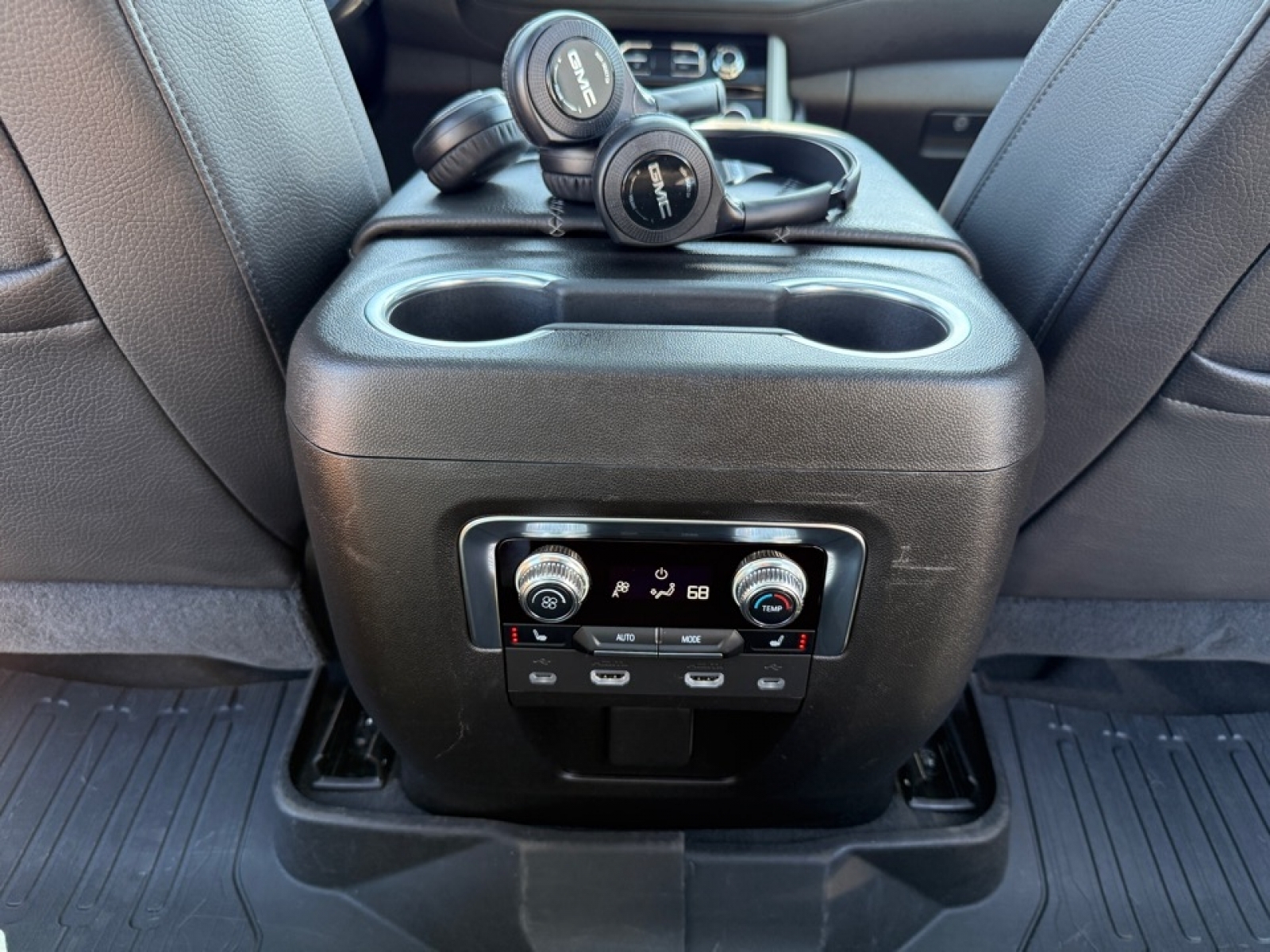 2021 Gmc Yukon Denali photo 23