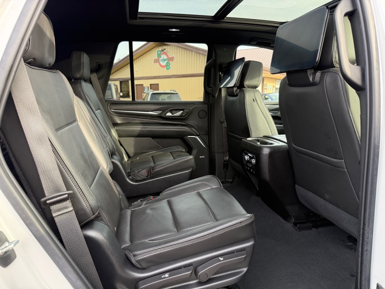 2021 GMC Yukon 4WD Denali, 39134, Photo