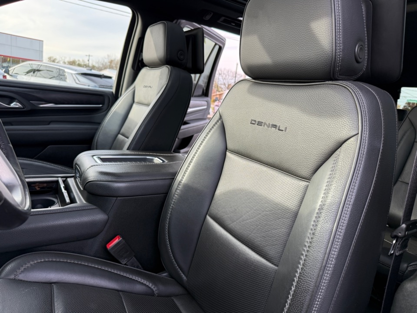 2021 GMC Yukon 4WD Denali, 39134, Photo