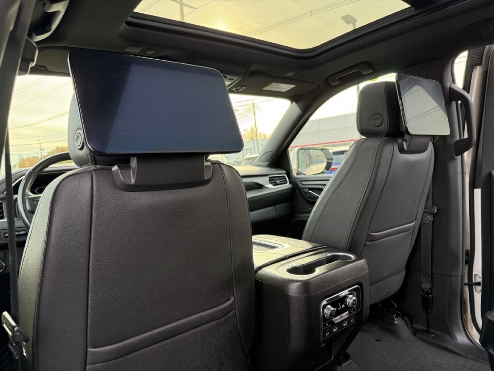 2021 GMC Yukon 4WD Denali, 39134, Photo