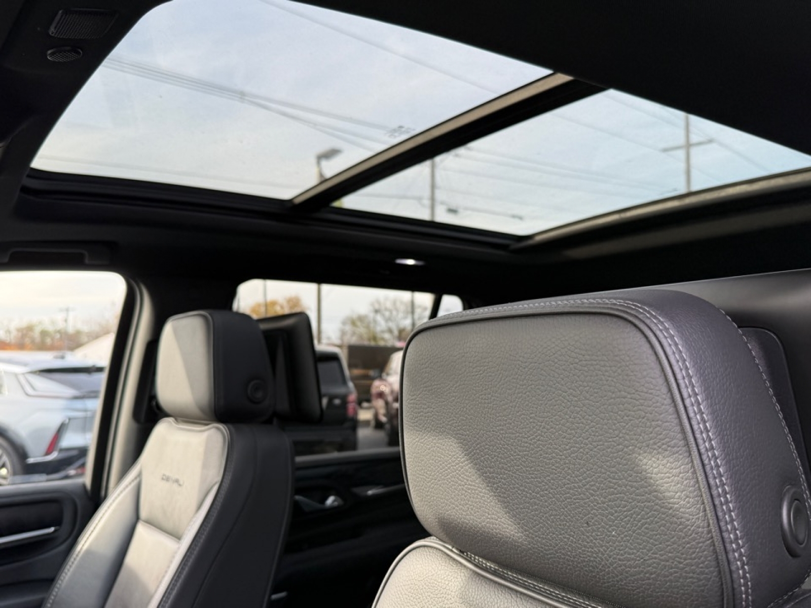 2021 GMC Yukon 4WD Denali, 39134, Photo