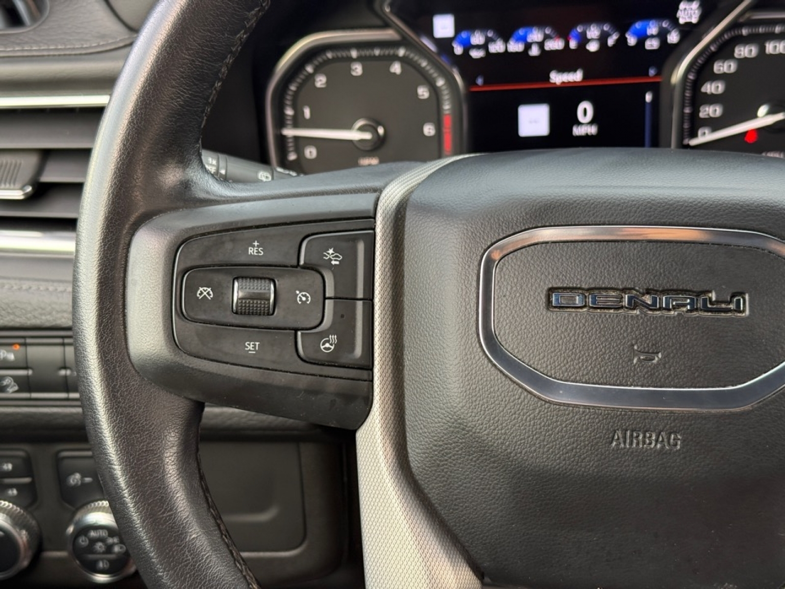 2021 GMC Yukon 4WD Denali, 39134, Photo