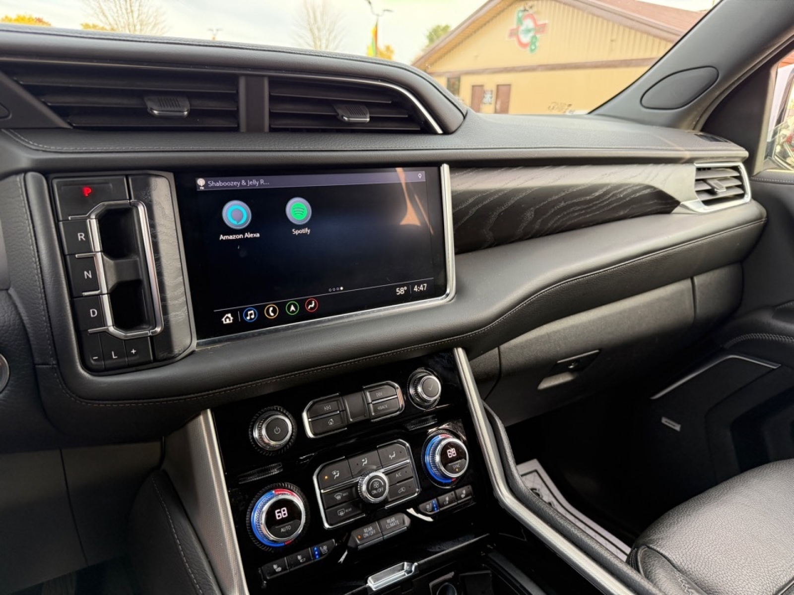 2021 GMC Yukon 4WD Denali, 39134, Photo