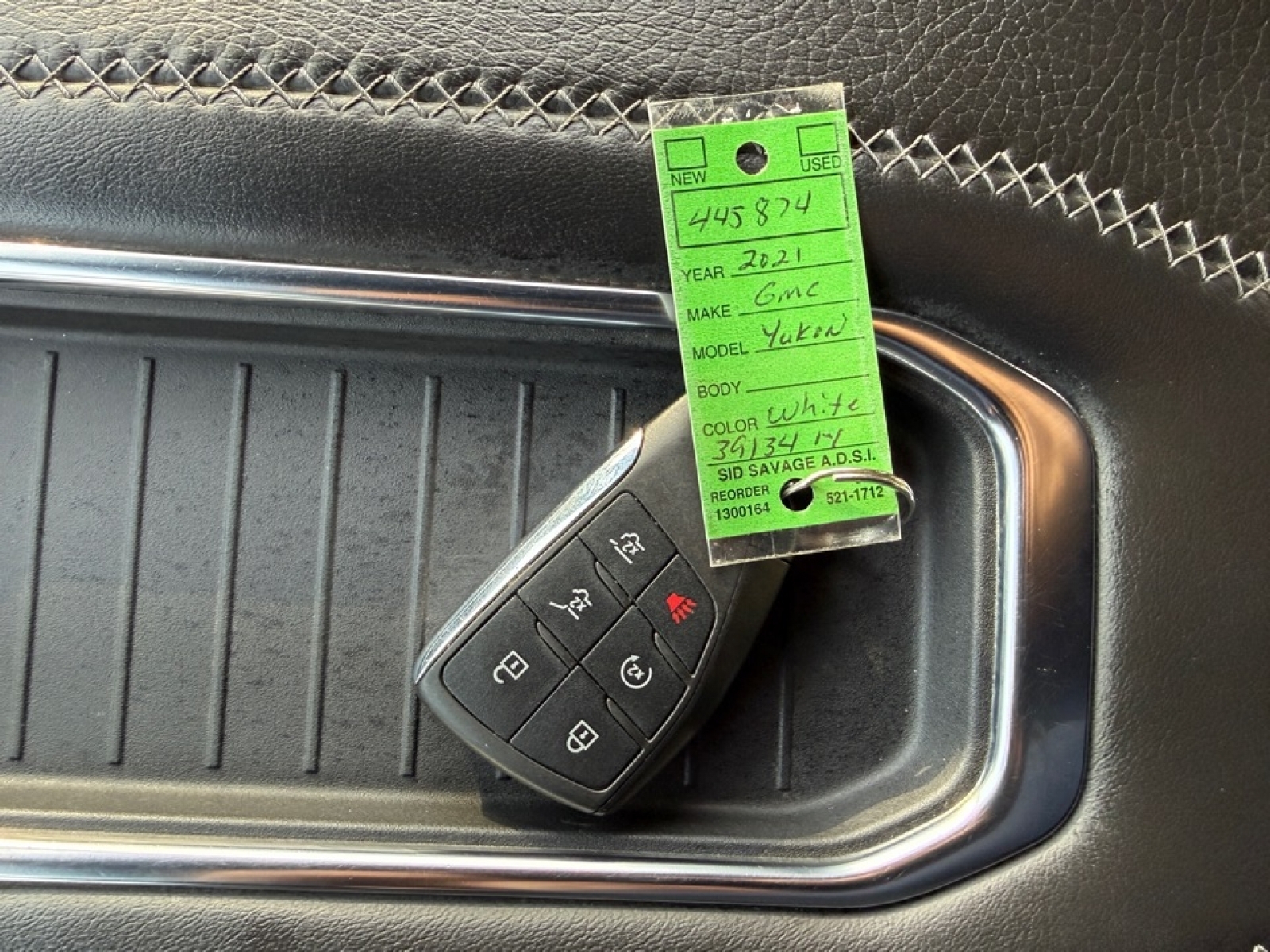 2021 GMC Yukon 4WD Denali, 39134, Photo