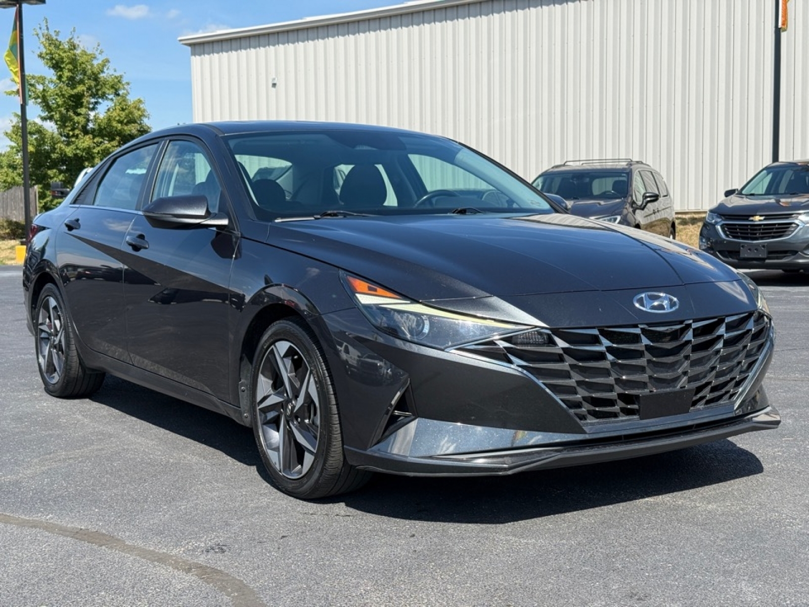 2021 Hyundai Elantra SEL photo 2