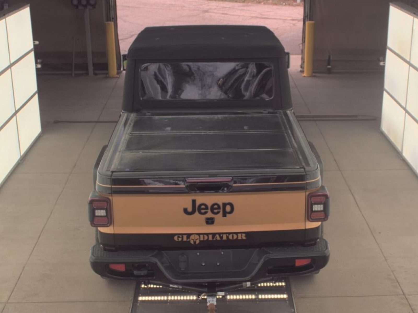 2021 Jeep Gladiator High Altitude 4x4, 39740, Photo