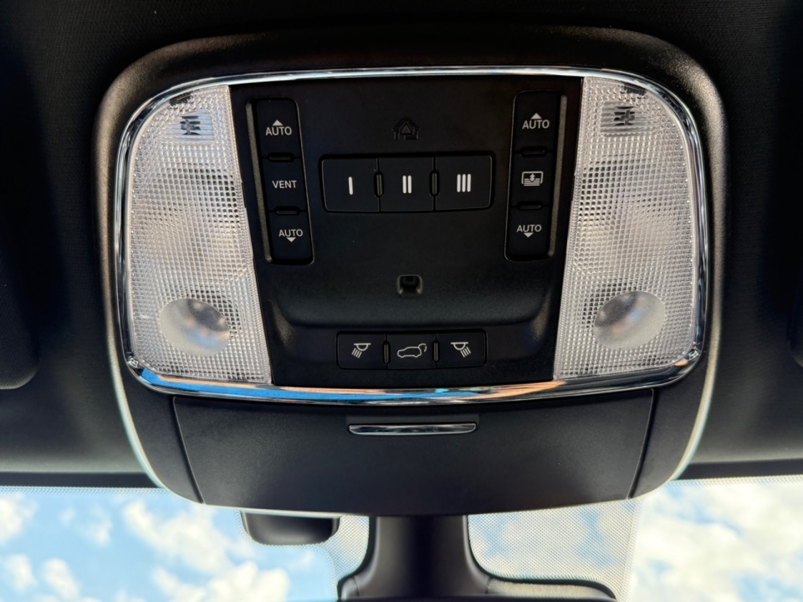 2021 Jeep Grand Cherokee 80th Anniversary 4x4, 39699, Photo