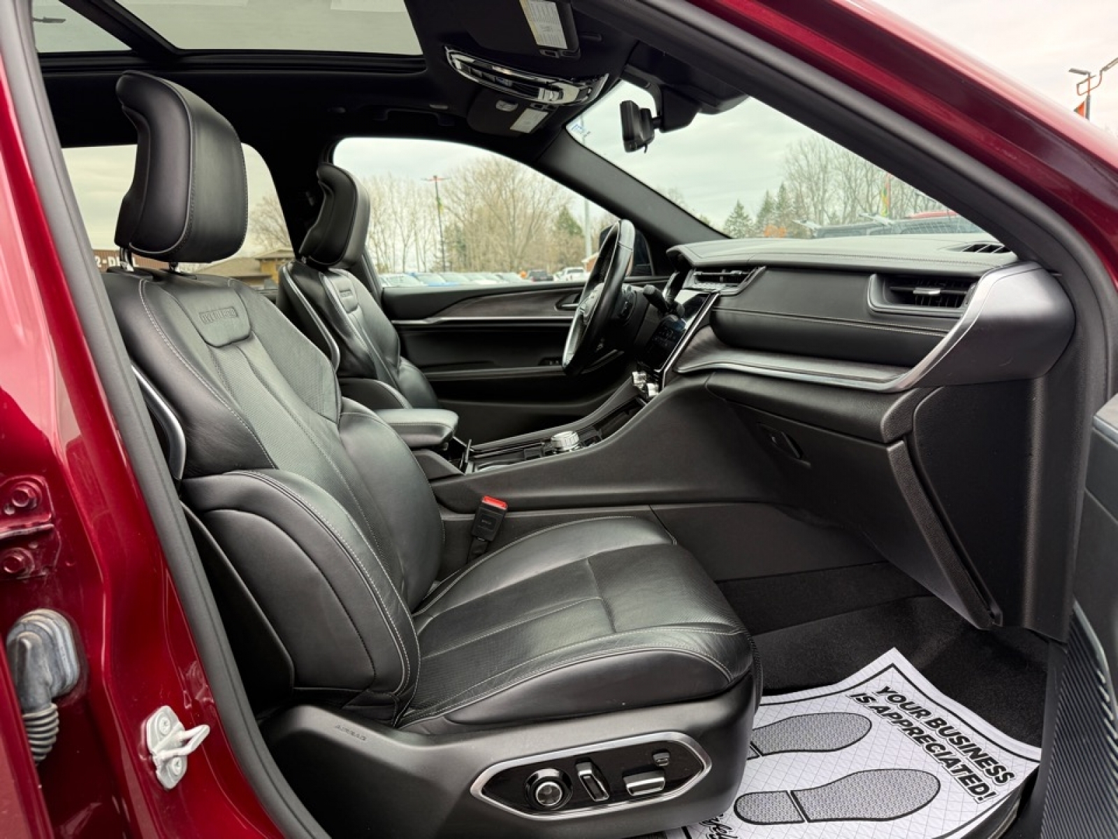 2021 Jeep Grand Cherokee L Overland 4x4, 39679, Photo