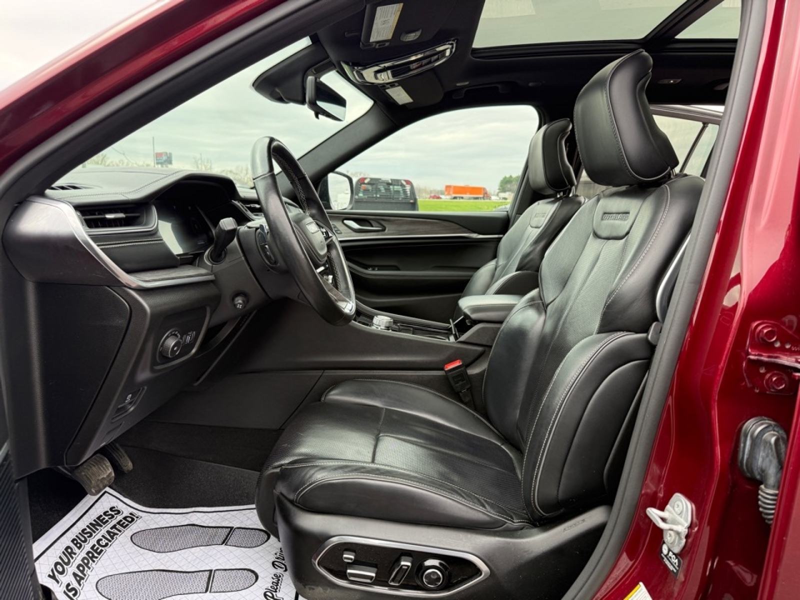 2021 Jeep Grand Cherokee L Overland 4x4, 39679, Photo