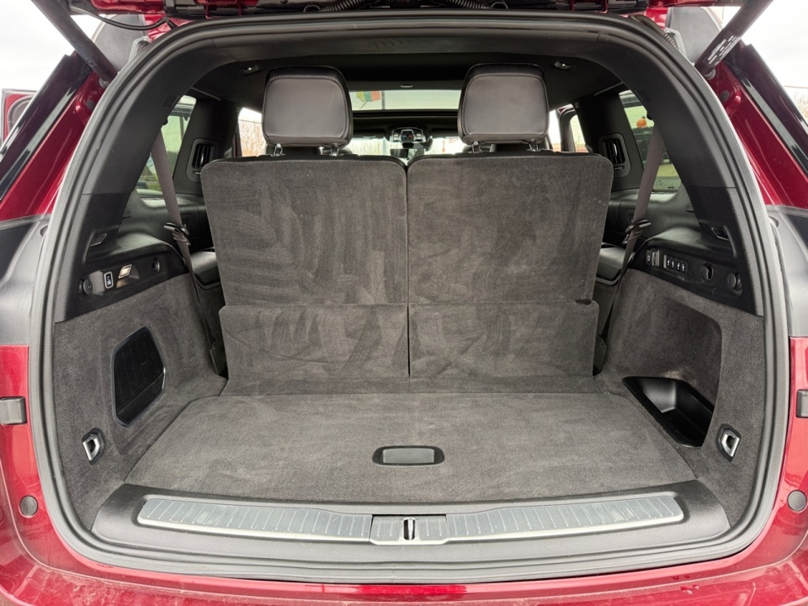 2021 Jeep Grand Cherokee L Overland 4x4, 39679, Photo