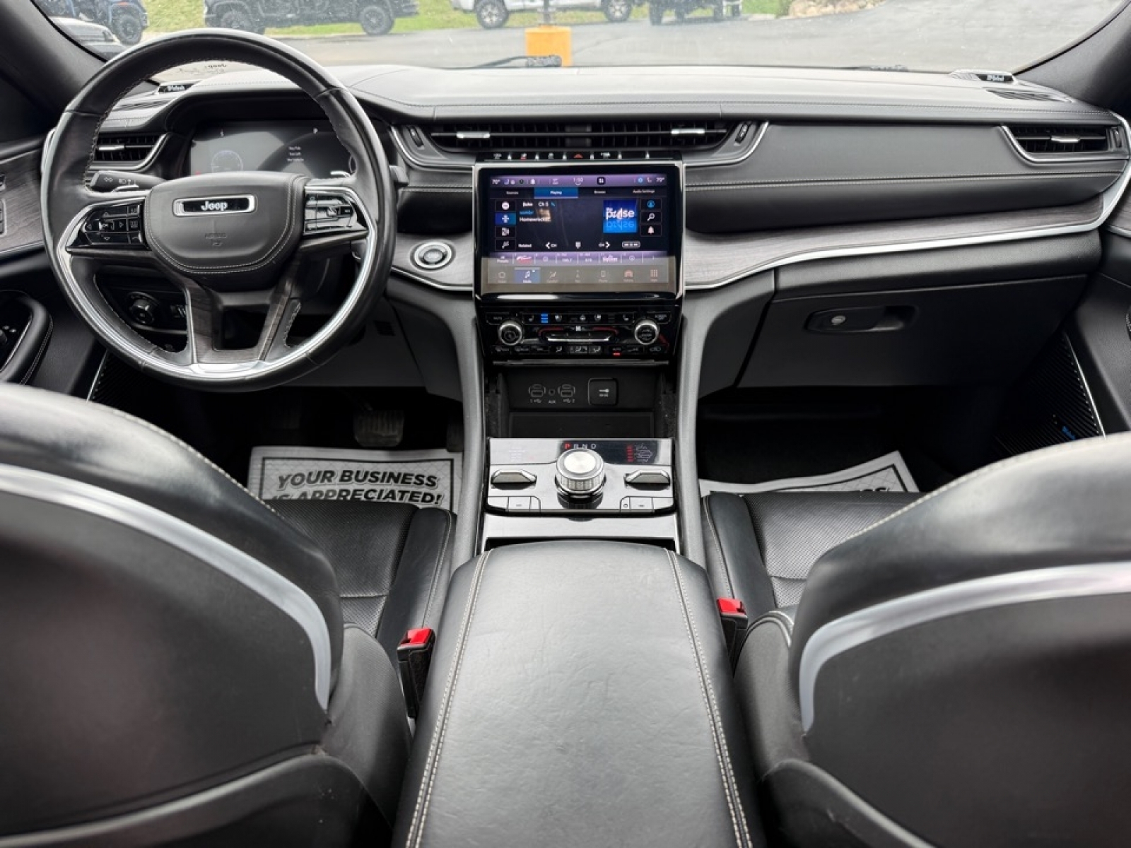 2021 Jeep Grand Cherokee L Overland 4x4, 39679, Photo