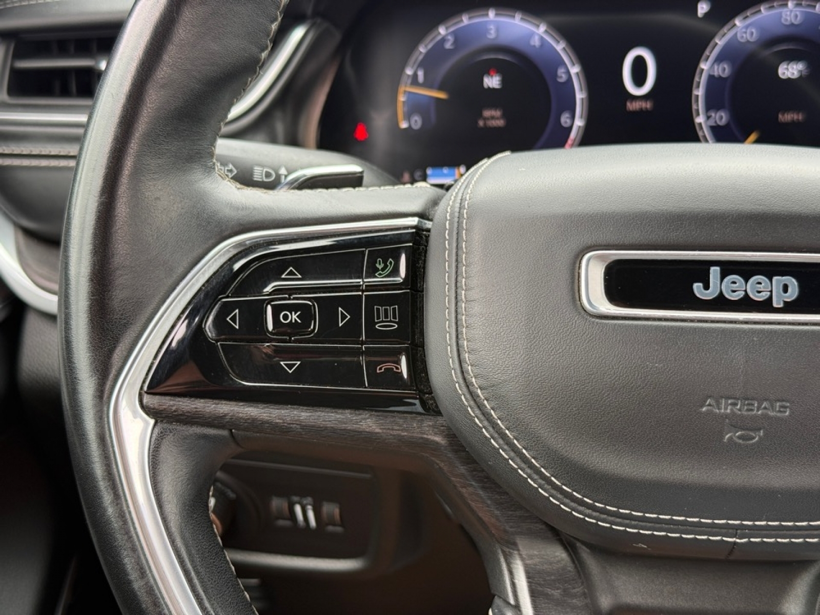 2021 Jeep Grand Cherokee L Overland 4x4, 39679, Photo