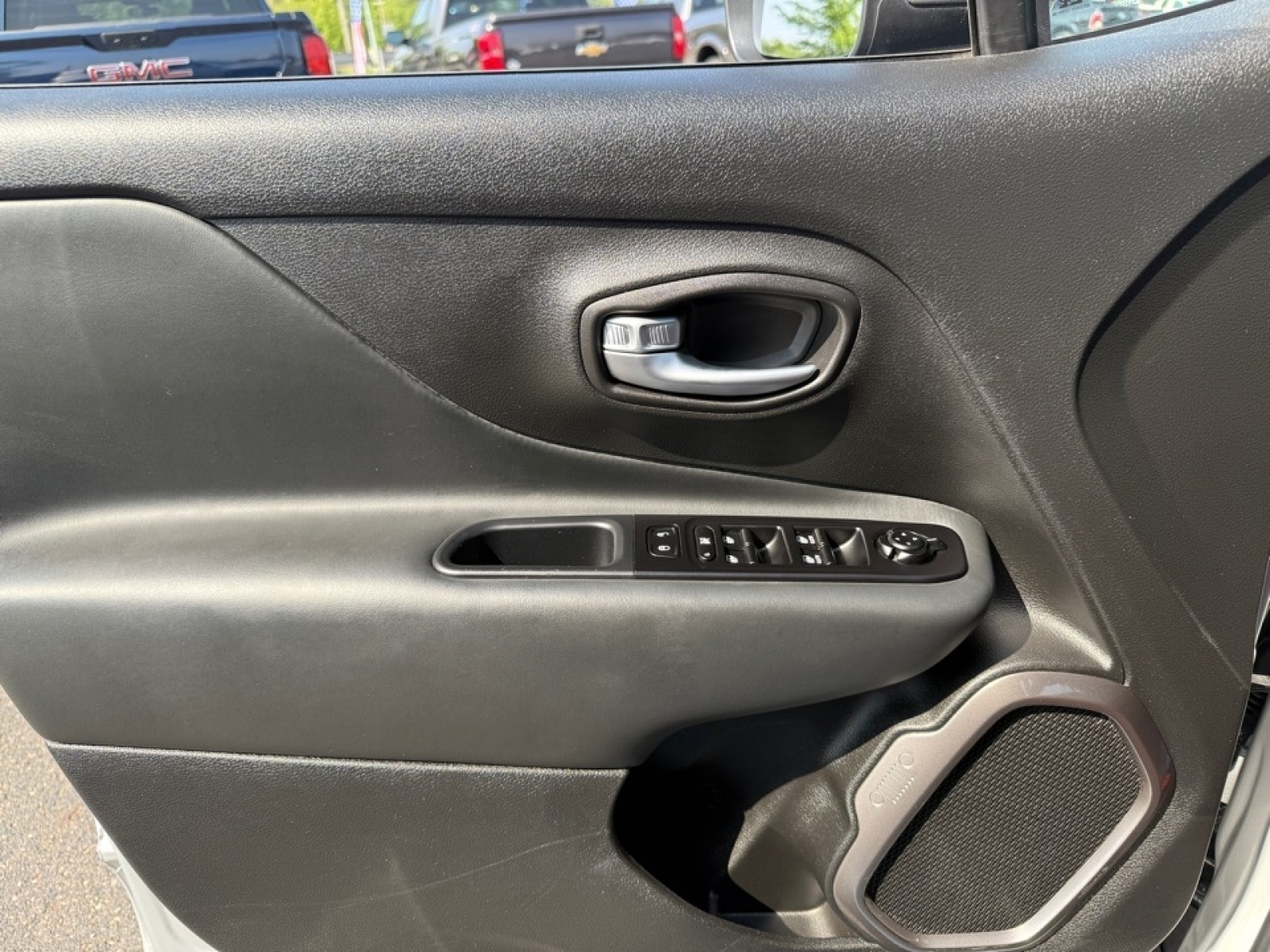 2021 Jeep Renegade Limited 4X4, 38421, Photo