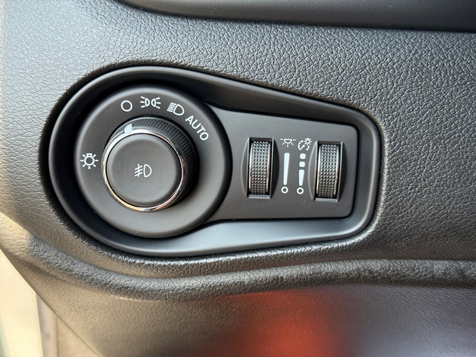 2021 Jeep Renegade Limited 4X4, 38421, Photo