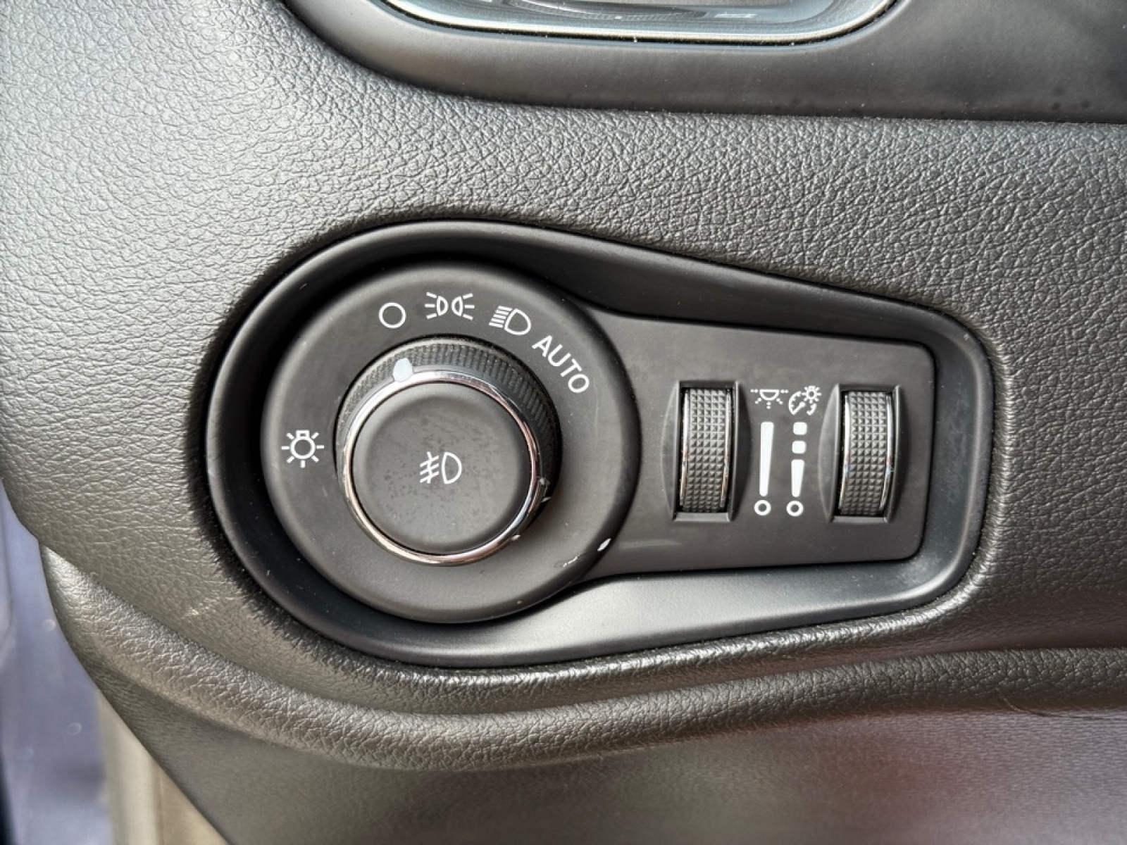 2021 Jeep Renegade Limited 4X4, 38435, Photo