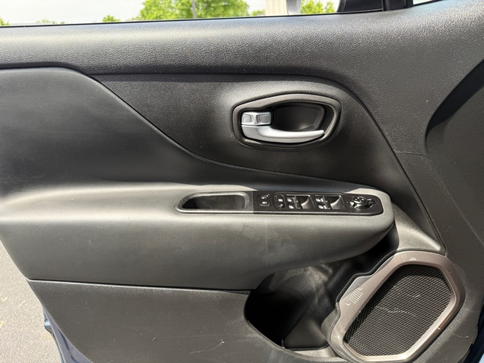 2021 Jeep Renegade Limited 4X4, 38435, Photo