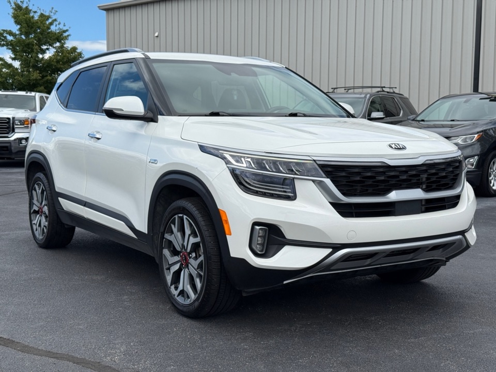 2021 Kia Seltos SX photo 2