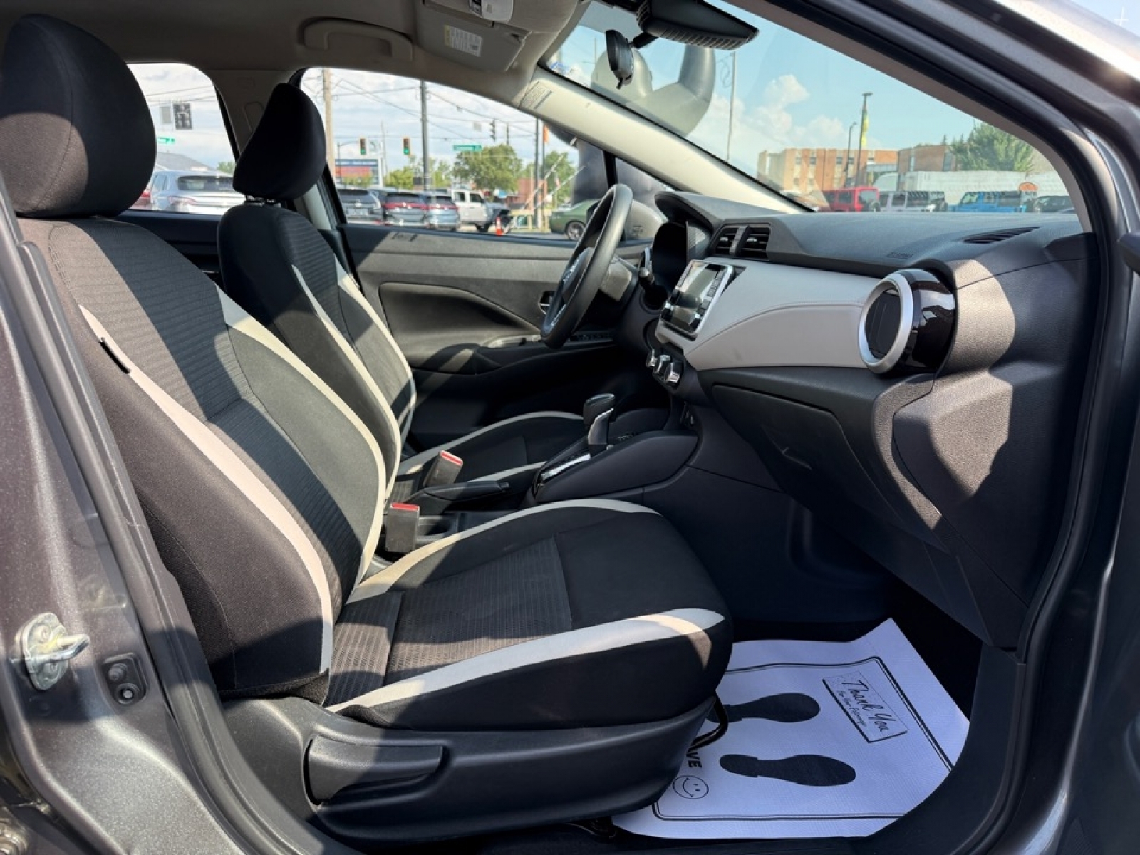 2021 Nissan Versa SV photo 8