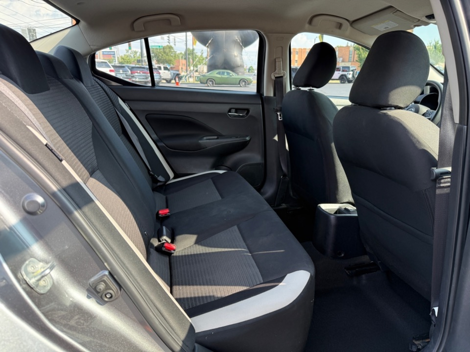 2021 Nissan Versa SV photo 12