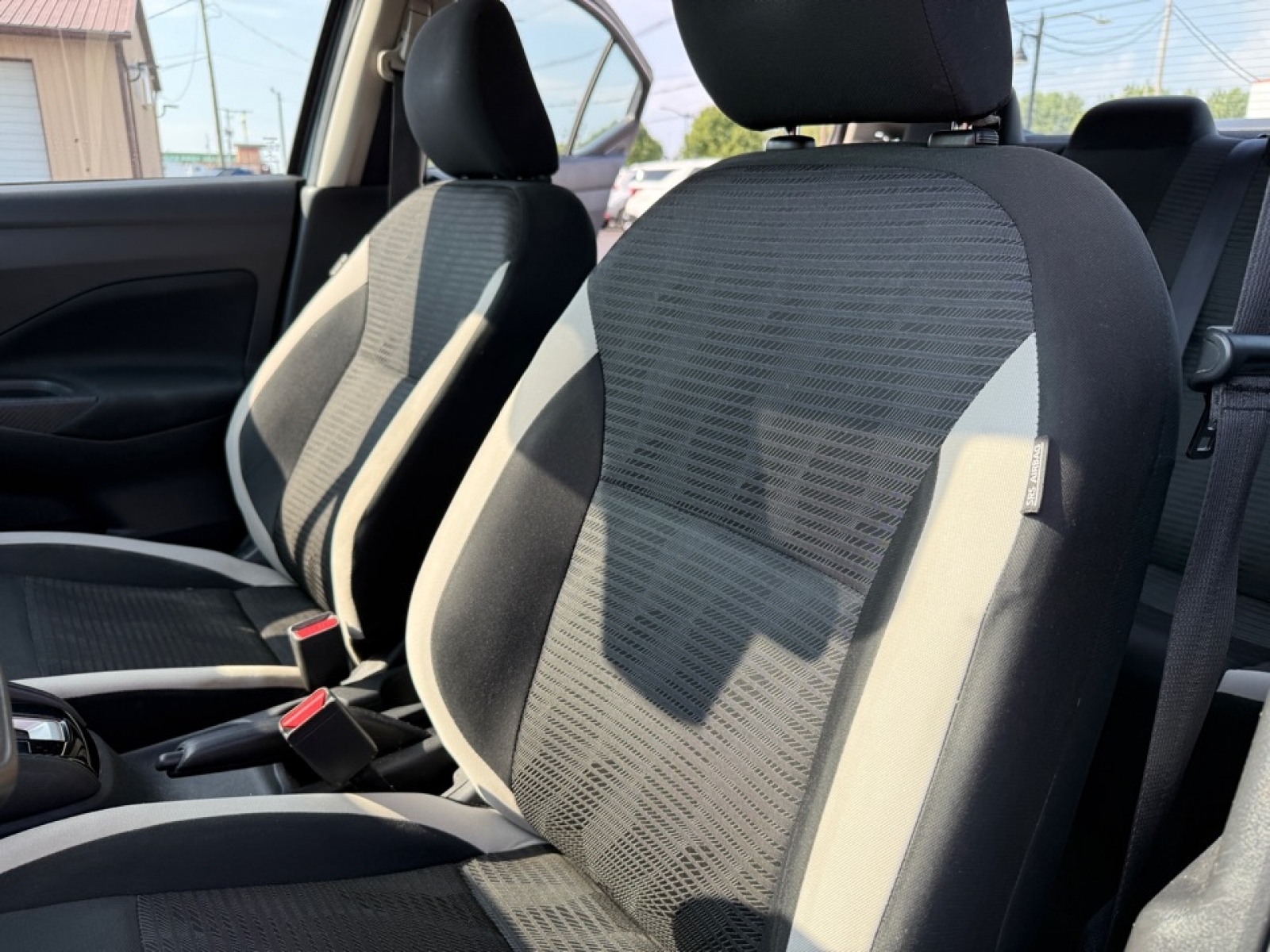 2021 Nissan Versa SV photo 13