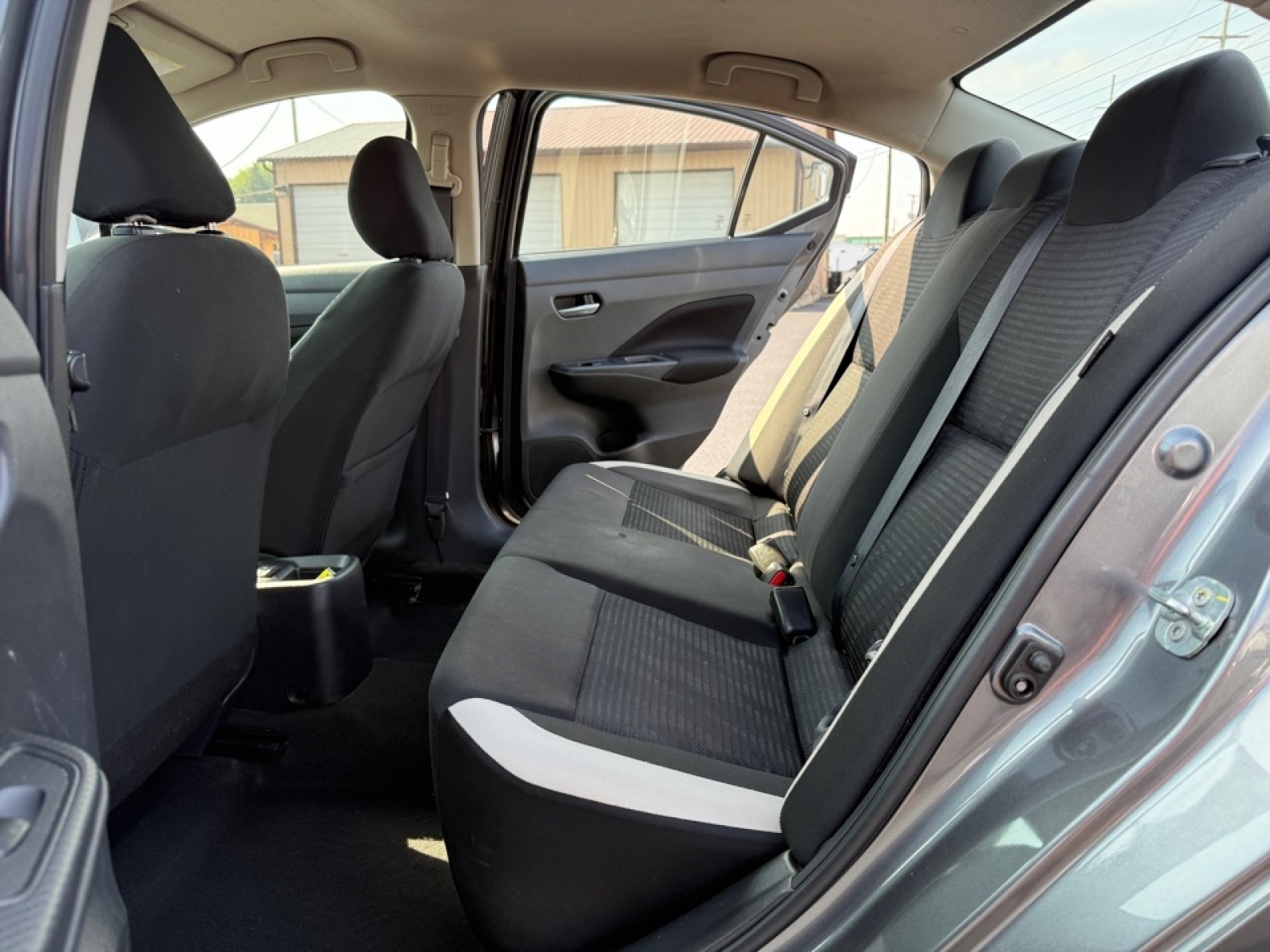 2021 Nissan Versa SV photo 11