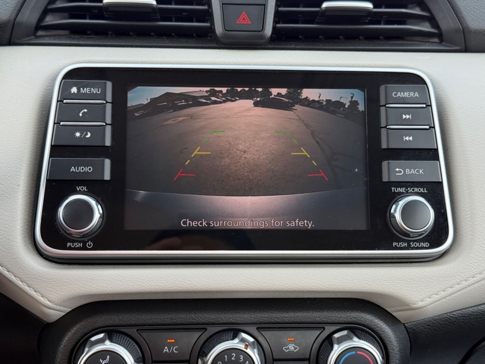 2021 Nissan Versa SV photo 21